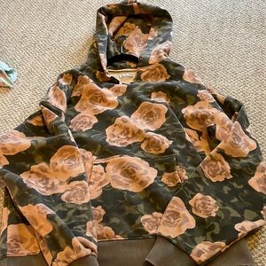 NWOT We the Free It’s a Vibe Hoddie Earth Combo Small